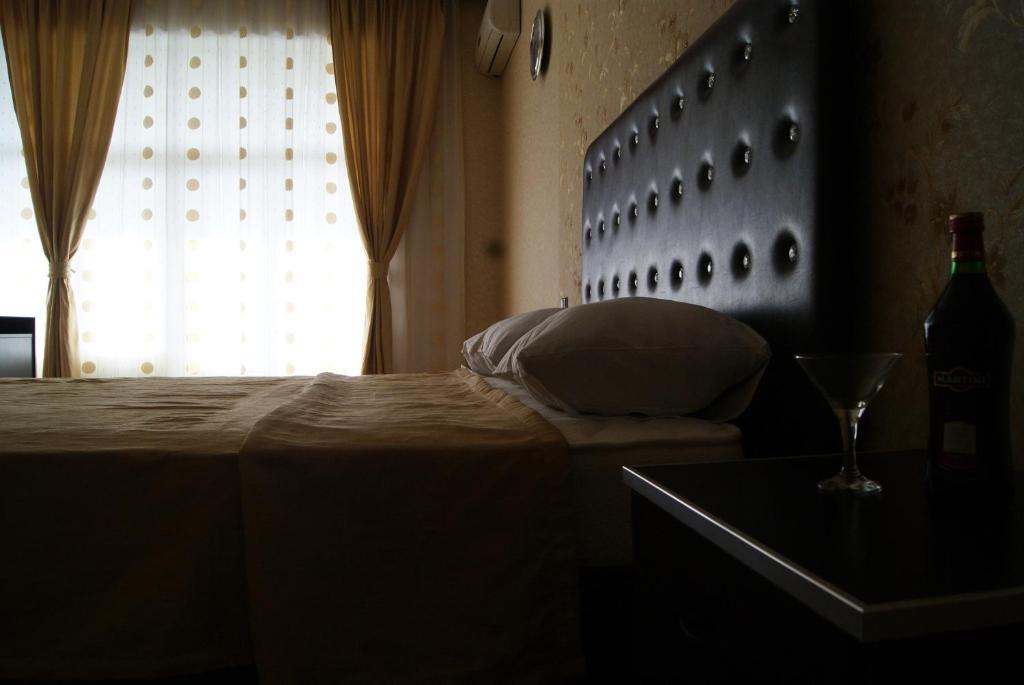 Avand Hotel Baku Room photo